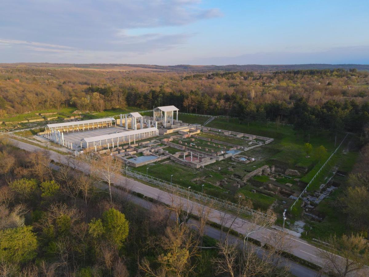 Пансион - Димитър Хадживасилев Svishtov Exterior foto